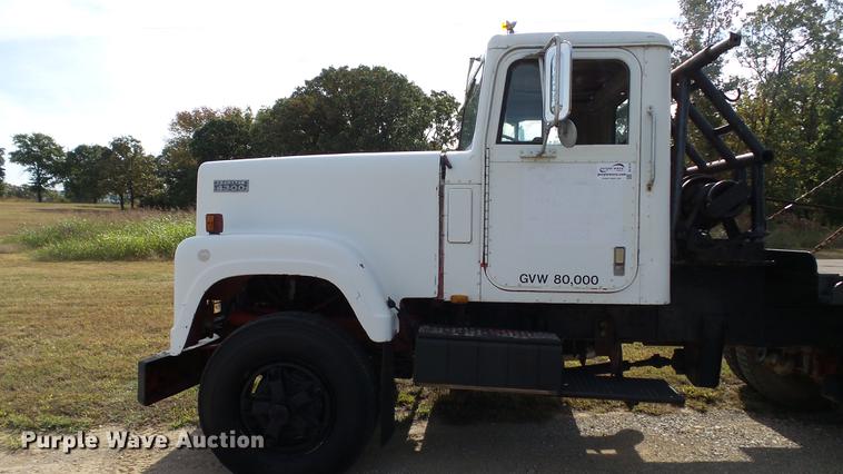 image for item DC1019 1974 International Transtar 4300 flatbed truck