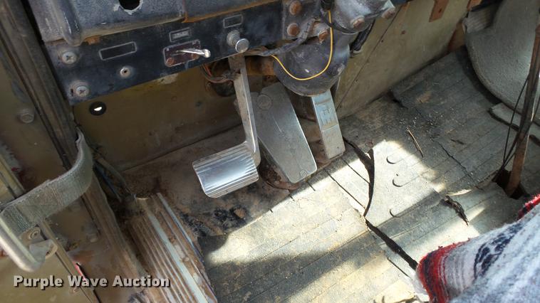 image for item DC1019 1974 International Transtar 4300 flatbed truck