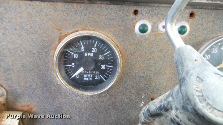 image for item DC1019 1974 International Transtar 4300 flatbed truck