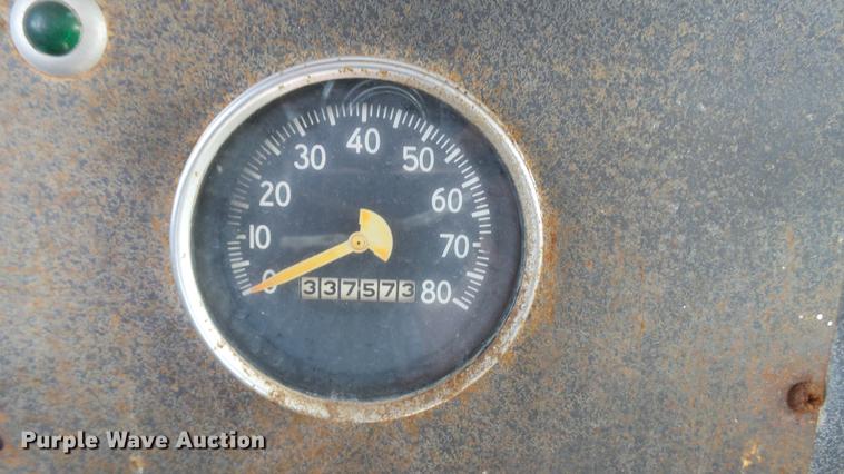 image for item DC1019 1974 International Transtar 4300 flatbed truck