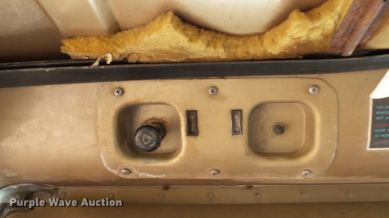 image for item DC1019 1974 International Transtar 4300 flatbed truck