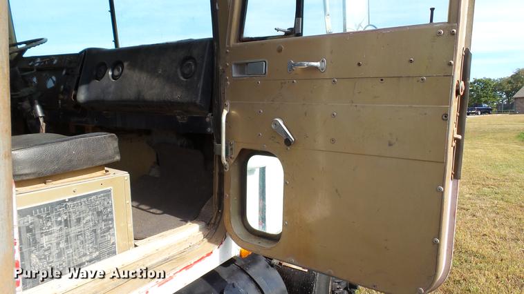 image for item DC1019 1974 International Transtar 4300 flatbed truck