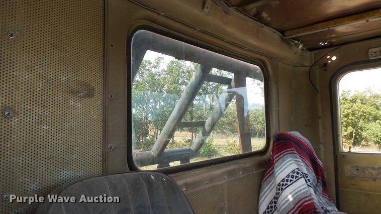 image for item DC1019 1974 International Transtar 4300 flatbed truck