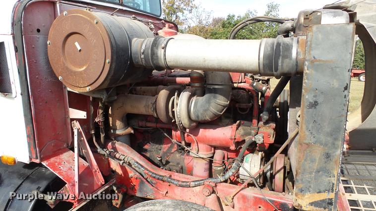 image for item DC1019 1974 International Transtar 4300 flatbed truck