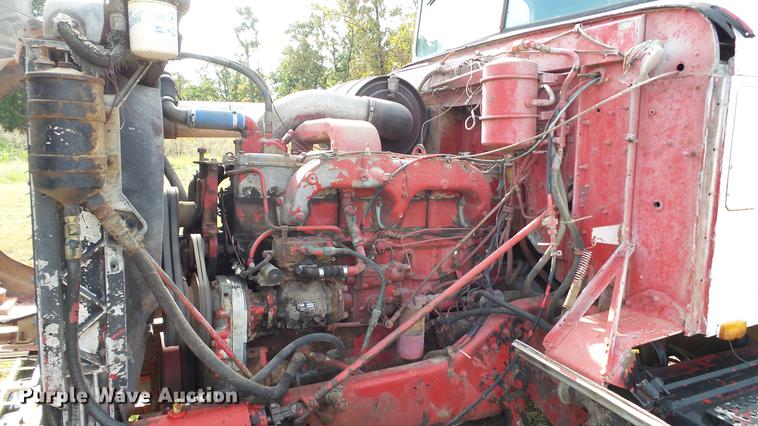 image for item DC1019 1974 International Transtar 4300 flatbed truck