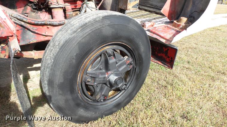 image for item DC1019 1974 International Transtar 4300 flatbed truck