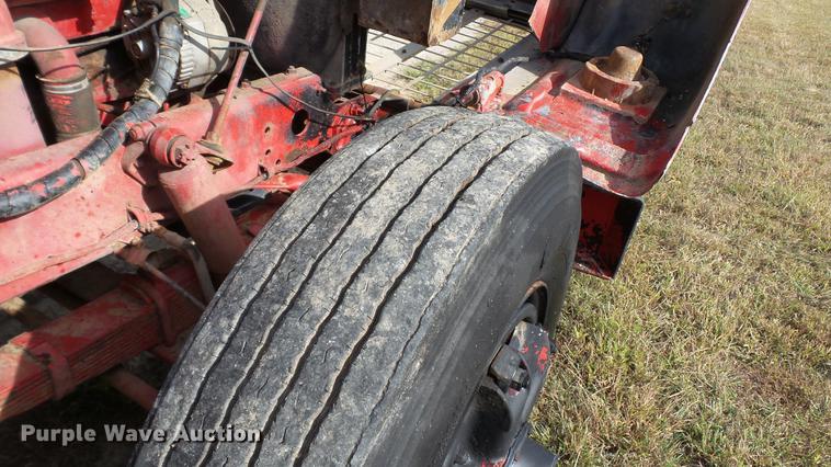 image for item DC1019 1974 International Transtar 4300 flatbed truck