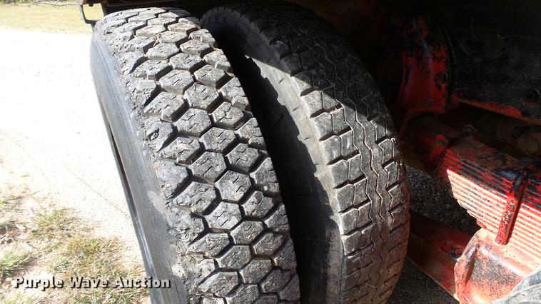 image for item DC1019 1974 International Transtar 4300 flatbed truck