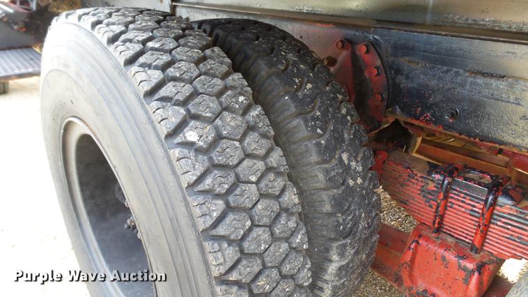 image for item DC1019 1974 International Transtar 4300 flatbed truck