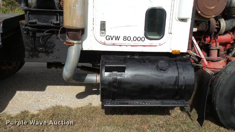 image for item DC1019 1974 International Transtar 4300 flatbed truck