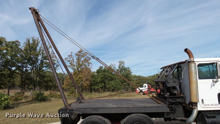 image for item DC1019 1974 International Transtar 4300 flatbed truck