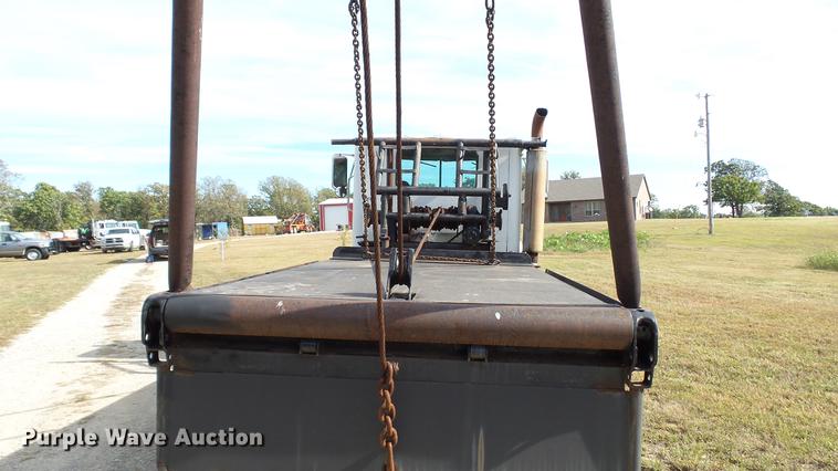 image for item DC1019 1974 International Transtar 4300 flatbed truck