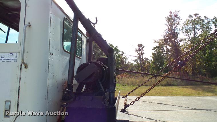 image for item DC1019 1974 International Transtar 4300 flatbed truck