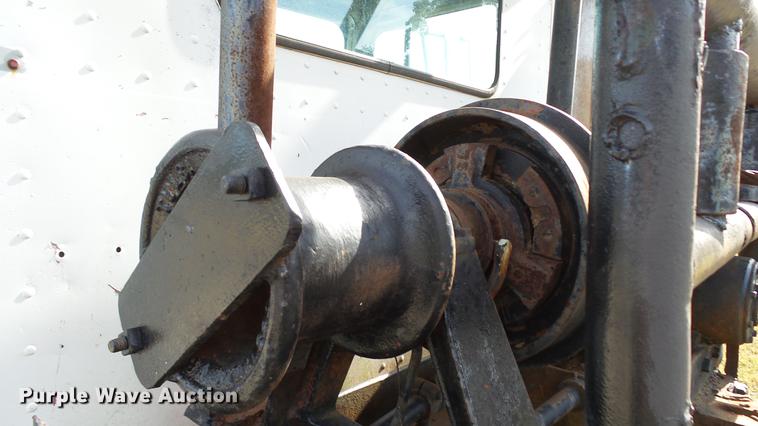 image for item DC1019 1974 International Transtar 4300 flatbed truck