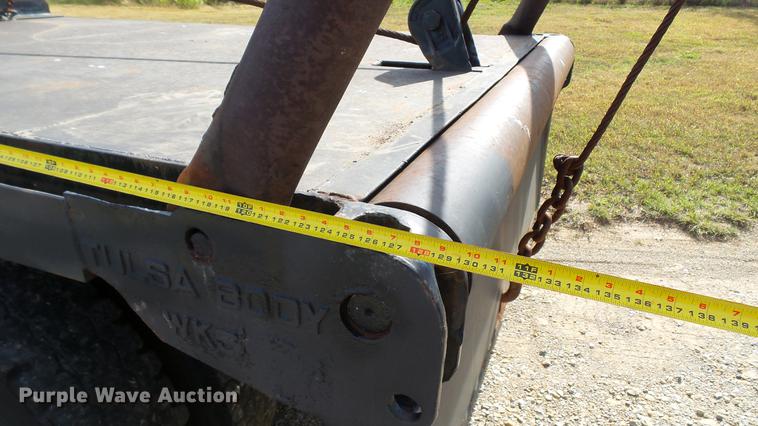 image for item DC1019 1974 International Transtar 4300 flatbed truck