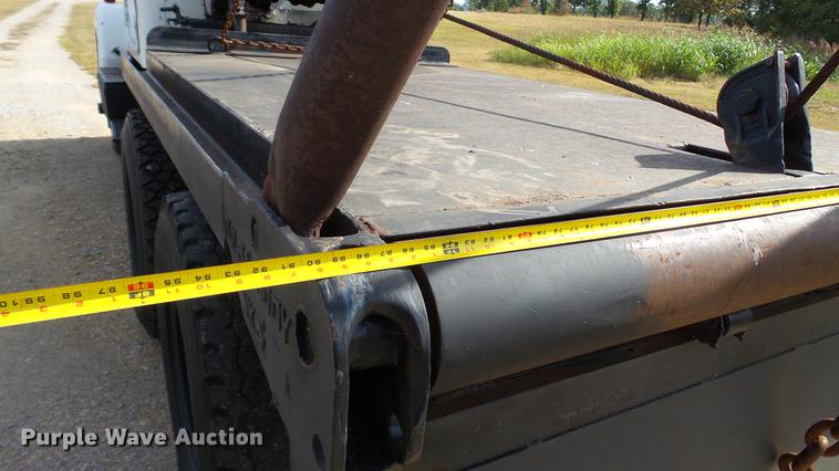 image for item DC1019 1974 International Transtar 4300 flatbed truck