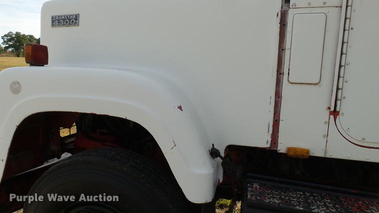 image for item DC1019 1974 International Transtar 4300 flatbed truck