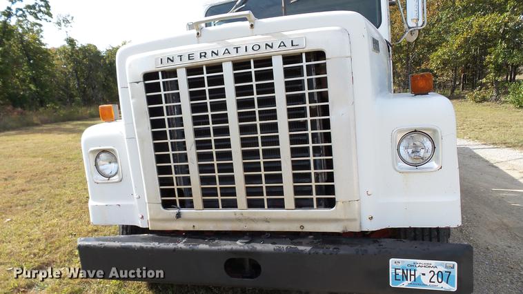 image for item DC1019 1974 International Transtar 4300 flatbed truck