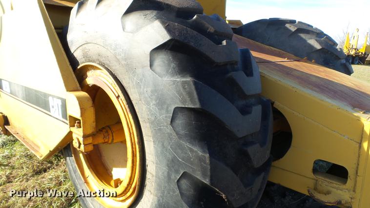 image for item DC1032 1979 Caterpillar 623B elevating scraper