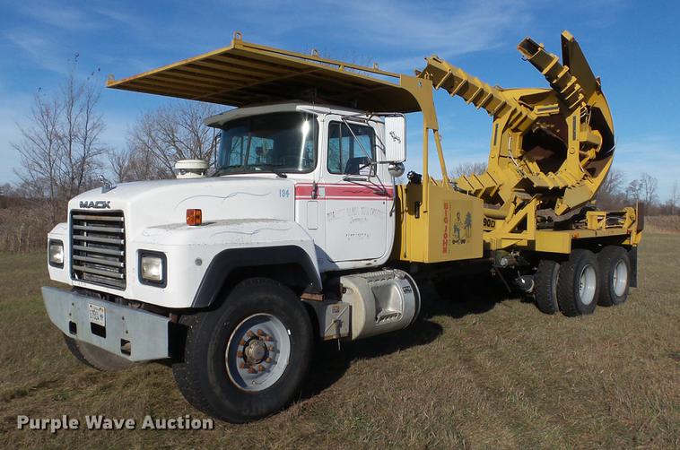 image for item DC1033 1994 Mack RD690S truck with tree spade