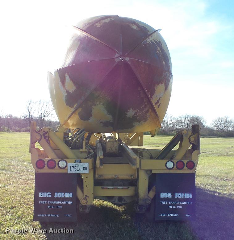 image for item DC1033 1994 Mack RD690S truck with tree spade