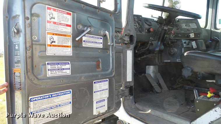 image for item DC1033 1994 Mack RD690S truck with tree spade