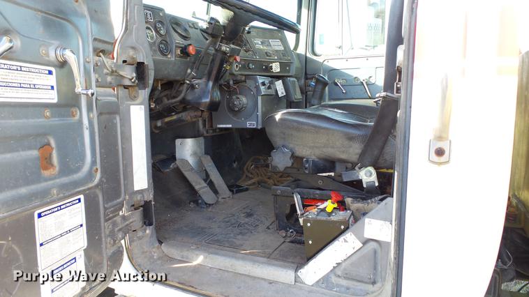 image for item DC1033 1994 Mack RD690S truck with tree spade