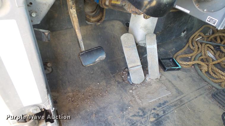 image for item DC1033 1994 Mack RD690S truck with tree spade