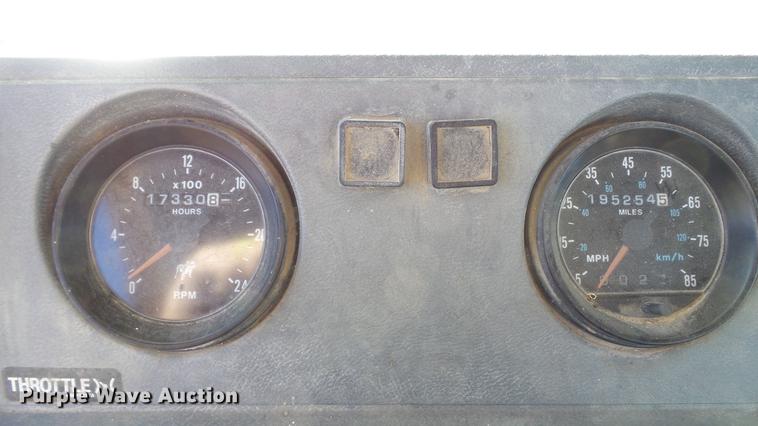 image for item DC1033 1994 Mack RD690S truck with tree spade