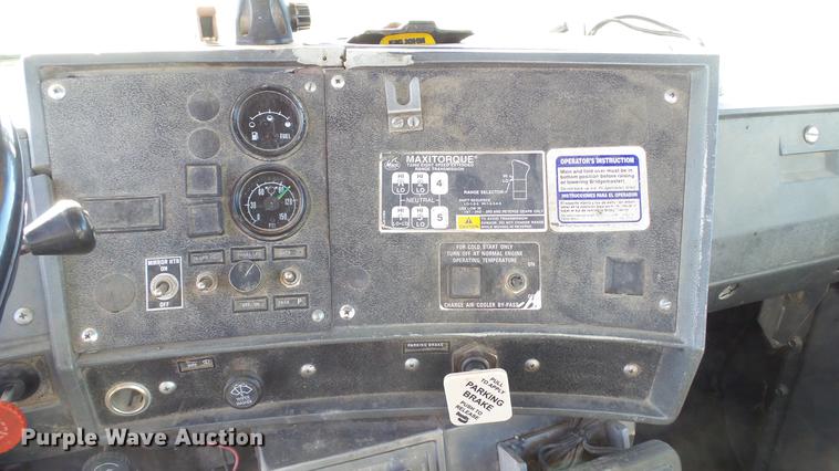 image for item DC1033 1994 Mack RD690S truck with tree spade