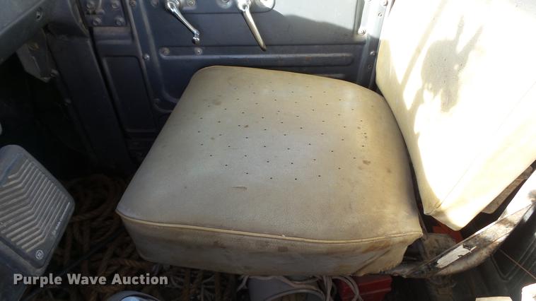 image for item DC1033 1994 Mack RD690S truck with tree spade