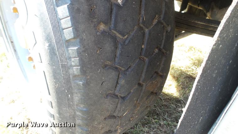 image for item DC1033 1994 Mack RD690S truck with tree spade