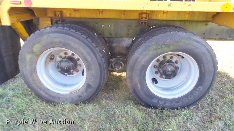 image for item DC1033 1994 Mack RD690S truck with tree spade