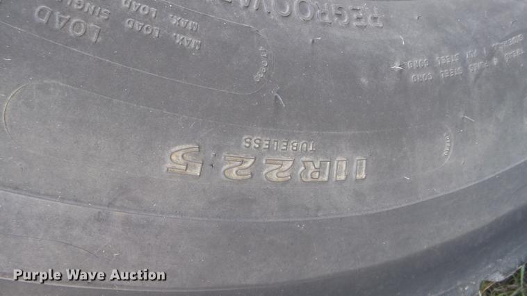 image for item DC1033 1994 Mack RD690S truck with tree spade