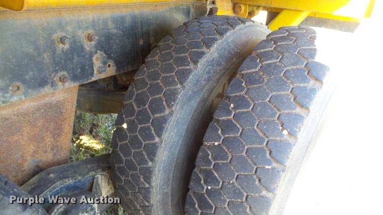 image for item DC1033 1994 Mack RD690S truck with tree spade