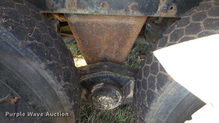 image for item DC1033 1994 Mack RD690S truck with tree spade