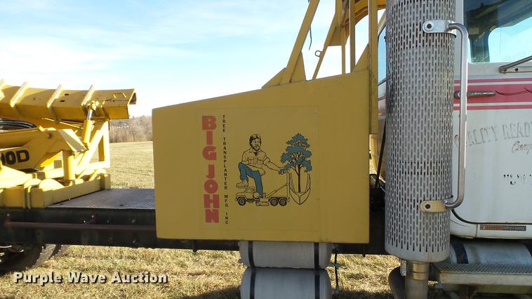 image for item DC1033 1994 Mack RD690S truck with tree spade