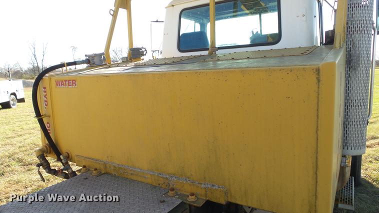 image for item DC1033 1994 Mack RD690S truck with tree spade