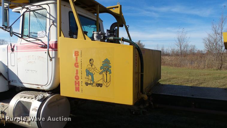 image for item DC1033 1994 Mack RD690S truck with tree spade