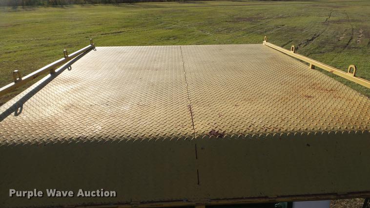 image for item DC1033 1994 Mack RD690S truck with tree spade