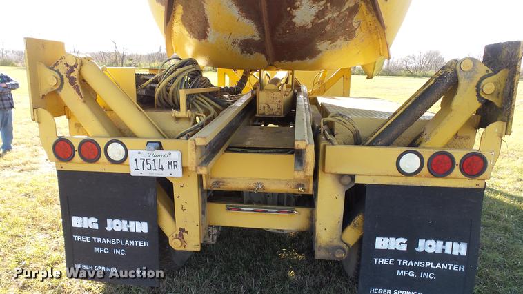 image for item DC1033 1994 Mack RD690S truck with tree spade