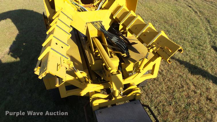 image for item DC1033 1994 Mack RD690S truck with tree spade