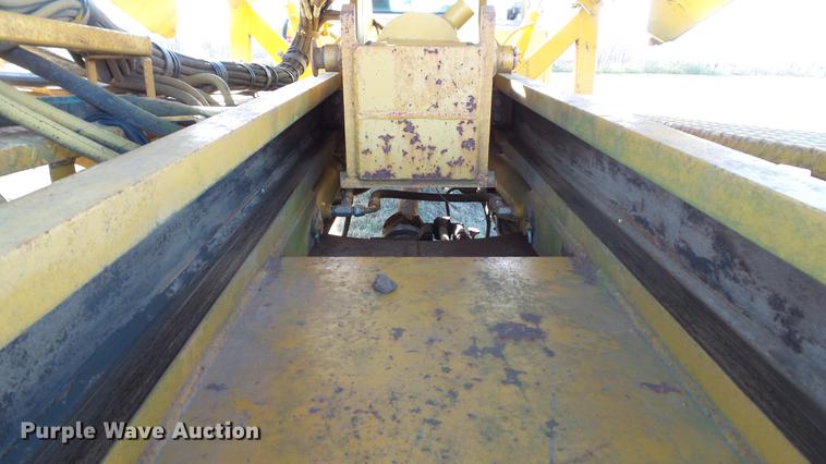 image for item DC1033 1994 Mack RD690S truck with tree spade