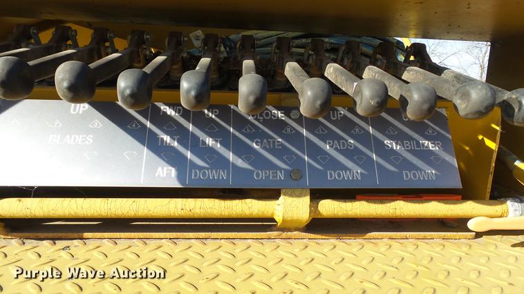 image for item DC1033 1994 Mack RD690S truck with tree spade