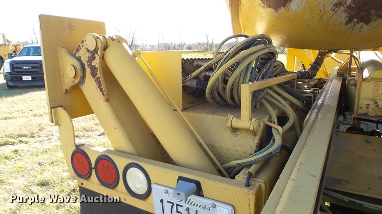 image for item DC1033 1994 Mack RD690S truck with tree spade