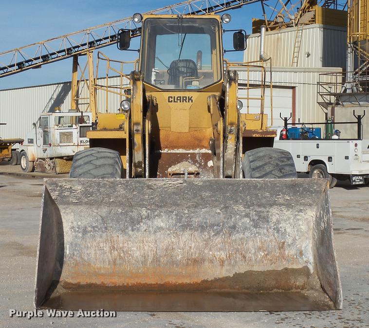 image for item DC1034 1985 Clark 125C wheel loader