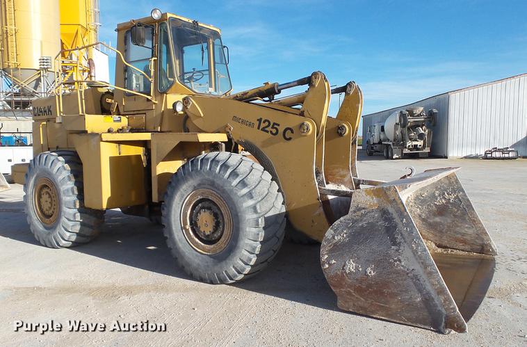 image for item DC1034 1985 Clark 125C wheel loader