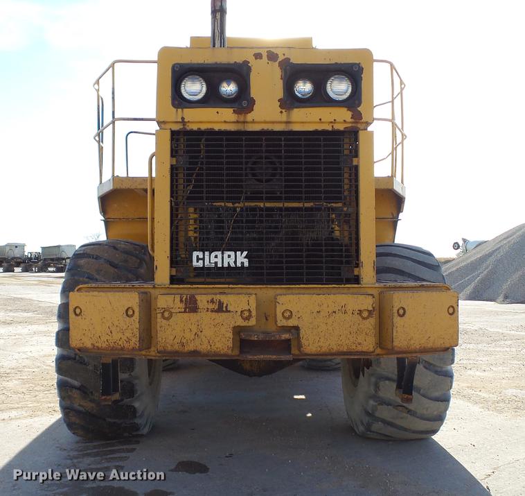 image for item DC1034 1985 Clark 125C wheel loader