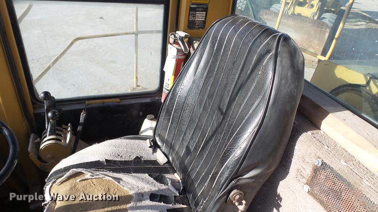 image for item DC1034 1985 Clark 125C wheel loader