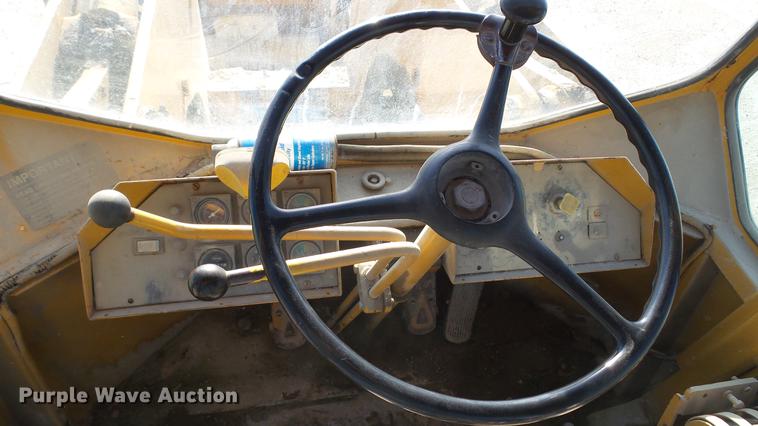 image for item DC1034 1985 Clark 125C wheel loader